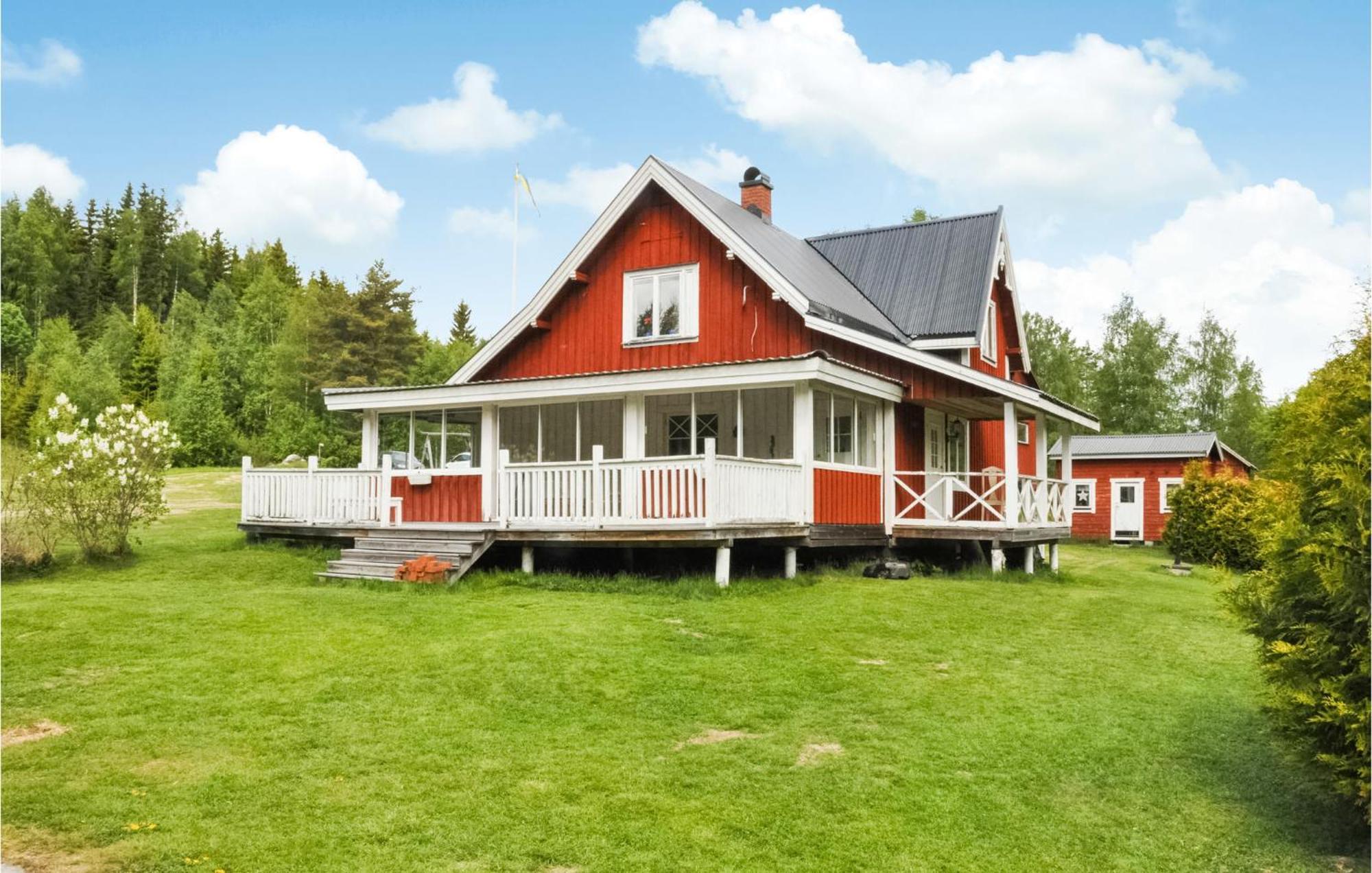 Stunning Home In Skillingsfors With Kitchen Gryttved Exteriér fotografie